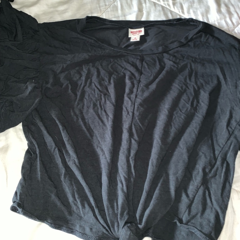 greyish black t-shirt